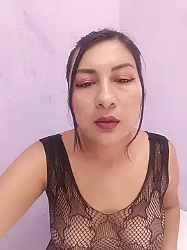 Snapshot of lunna_07 chatting on July 11, 2026, 5:15 pm lunna 07 online show from July 11, 2026, 5:15 pm