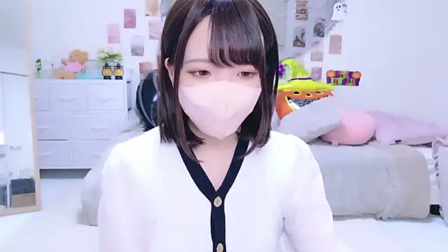 Snapshot of Anzu_xx chatting on October 27, 2025, 5:06 pm Anzu xx online show from October 27, 2025, 5:06 pm