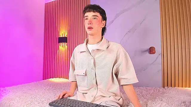 Snapshot of austin_rouse chatting on October 16, 2025, 6:53 pm austin rouse online show from October 16, 2025, 6:53 pm
