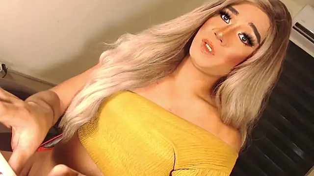 SissifyMeNow online show from October 12, 2025, 11:26 pm