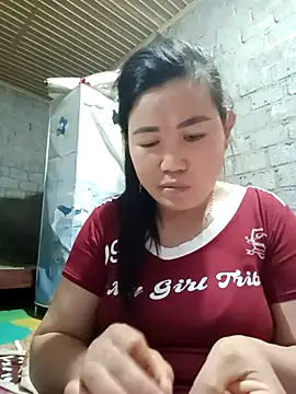 Snapshot of jienrrr chatting on October 14, 2025, 11:33 am jienrrr online show from October 14, 2025, 11:33 am