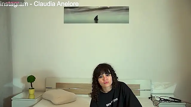 Snapshot of QueeAnne chatting on November 12, 2025, 4:40 pm QueeAnne online show from November 12, 2025, 4:40 pm