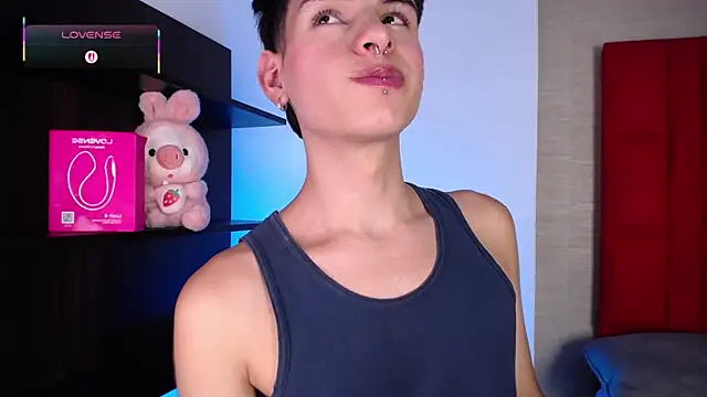 Ezra Storm online show from December 5, 2025, 4:43 am