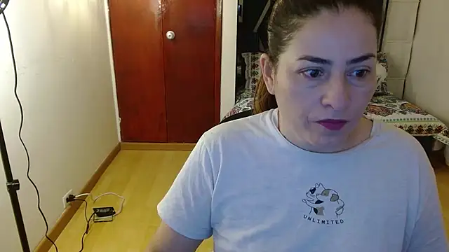Snapshot of dayanhank chatting on October 13, 2025, 8:36 am dayanhank online show from October 13, 2025, 8:36 am
