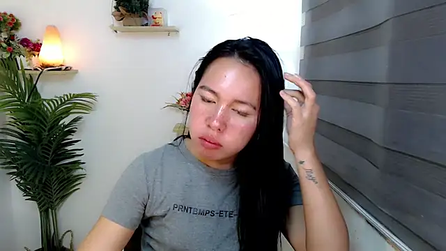 kimbratx online show from October 29, 2025, 10:33 pm