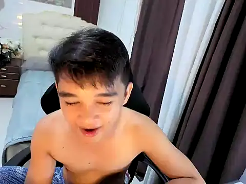 sexysam14 online show from October 31, 2025, 4:52 pm