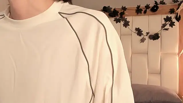 Daphne And Roger online show from December 23, 2025, 11:08 am