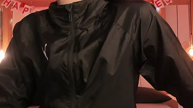 Daphne And Roger online show from February 12, 2026, 11:16 am