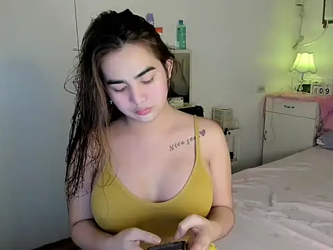 Snapshot of Alovelydoll_nica chatting on July 9, 2026, 12:04 am Alovelydoll nica online show from July 9, 2026, 12:04 am