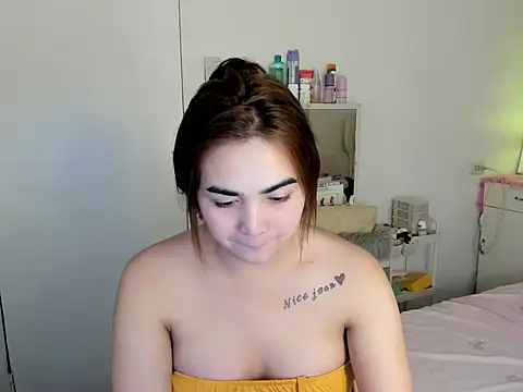 Snapshot of Alovelydoll_nica chatting on August 7, 2026, 2:24 am Alovelydoll nica online show from August 7, 2026, 2:24 am