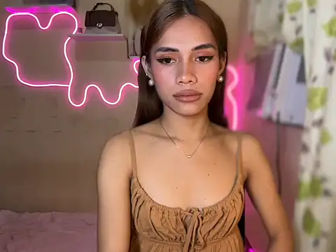 Lovelynikki03 online show from September 26, 2025, 5:17 pm