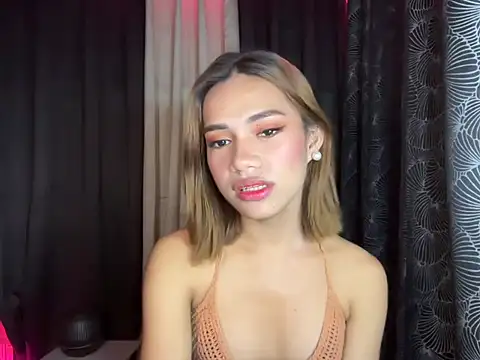 Lovelynikki03 online show from November 30, 2025, 6:23 pm