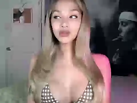 itsmekarinaaa online show from April 1, 2026, 1:41 pm