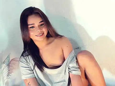 Snapshot of im_soleen chatting on April 11, 2026, 1:04 pm im soleen online show from April 11, 2026, 1:04 pm