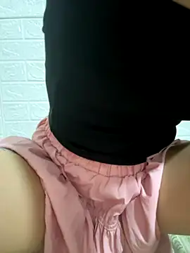 Snapshot of Shiny_Babe chatting on October 5, 2025, 1:42 pm Shiny Babe online show from October 5, 2025, 1:42 pm