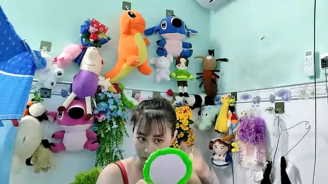 emgaixinhngoan online show from October 28, 2025, 11:40 pm