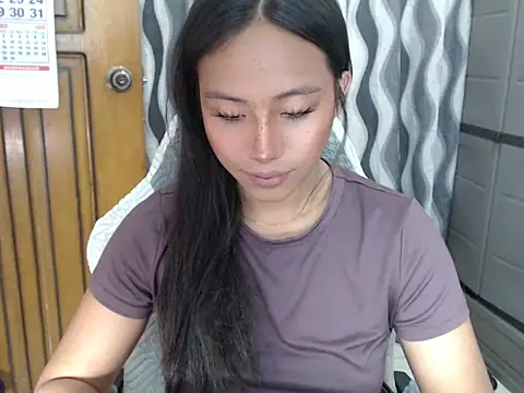 sweetiie caren online show from April 6, 2026, 3:04 am