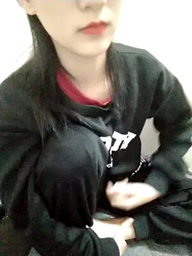 Kembong01 online show from December 17, 2025, 3:07 pm