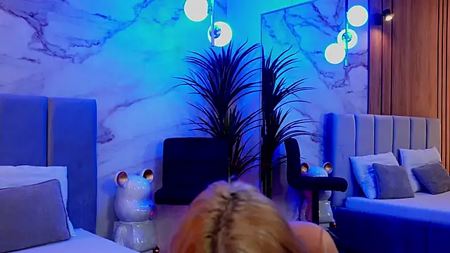 Izabellle02 online show from March 19, 2026, 5:00 am