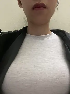 meomeo2k6 online show from February 12, 2026, 7:03 am