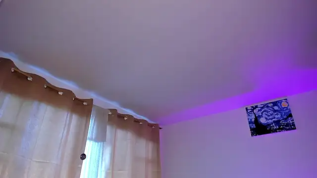 Shophie thoopson online show from October 28, 2025, 12:19 pm