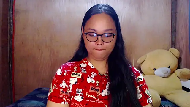 Snapshot of _Lylia chatting on October 1, 2025, 1:00 am Lylia online show from October 1, 2025, 1:00 am