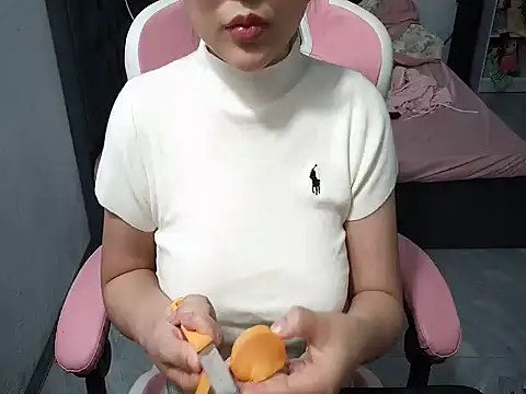 Ori-Yannie online show from November 2, 2025, 6:05 am