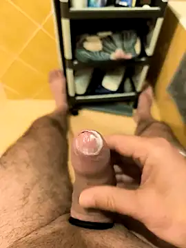 mariopene25 online show from September 15, 2025, 4:01 am