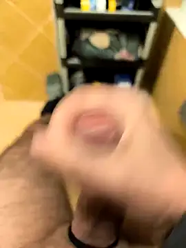 mariopene25 online show from March 8, 2026, 7:23 am