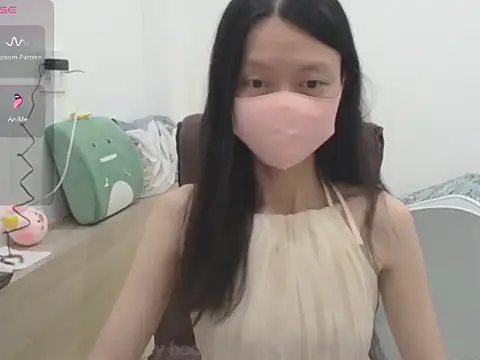 AlinaBaby x online show from October 22, 2025, 6:51 pm