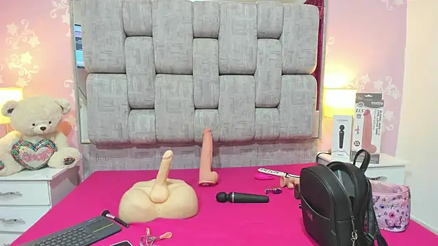 Wonderkloe  online show from November 29, 2025, 2:36 am