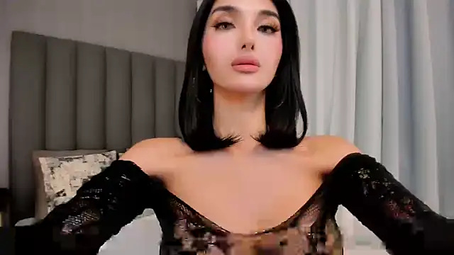 Snapshot of EmeraldGreyson chatting on February 4, 2026, 12:27 am EmeraldGreyson online show from February 4, 2026, 12:27 am