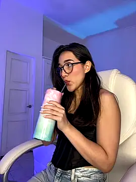 julieta jhonss online show from October 4, 2025, 1:25 am