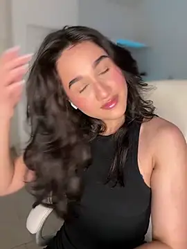 julieta jhonss online show from March 27, 2026, 3:12 am