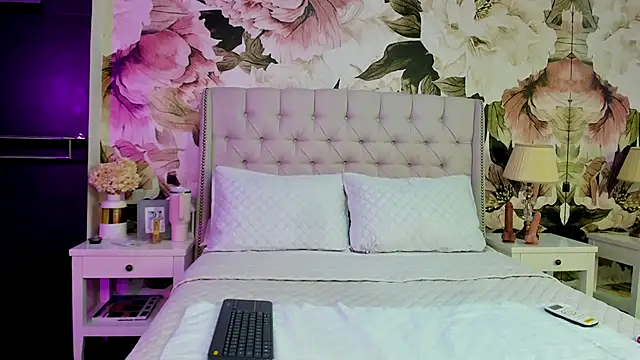 MaddyMay  online show from October 4, 2025, 8:51 pm