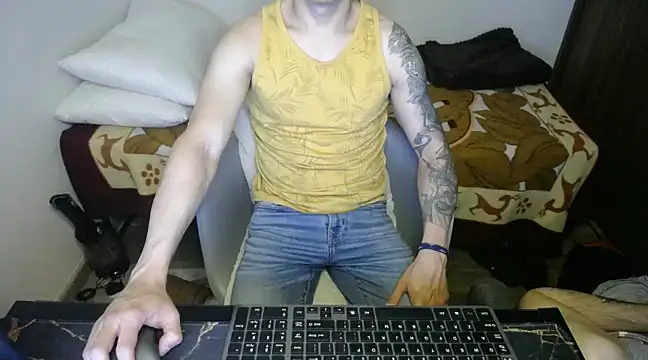 Snapshot of bossking017 chatting on February 6, 2025, 3:48 am bossking017 online show from February 6, 2025, 3:48 am