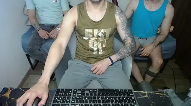 Snapshot of bossking017 chatting on March 13, 2025, 9:37 pm bossking017 online show from March 13, 2025, 9:37 pm