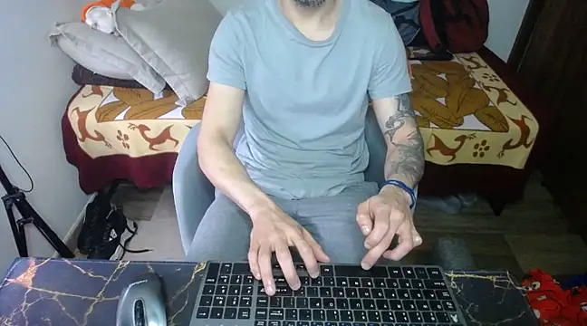 Snapshot of bossking017 chatting on March 14, 2025, 1:57 pm bossking017 online show from March 14, 2025, 1:57 pm