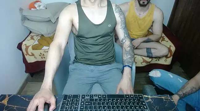 Snapshot of bossking017 chatting on March 21, 2025, 5:02 pm bossking017 online show from March 21, 2025, 5:02 pm