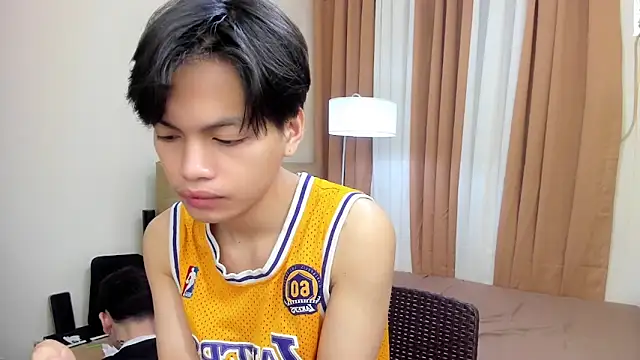 hotfreshdior online show from October 5, 2025, 5:55 pm