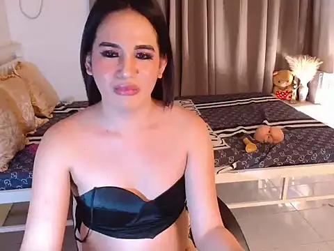 MaliaWang06 online show from September 17, 2025, 12:01 am