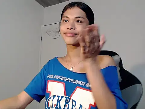 urcurlydiva online show from December 17, 2025, 6:30 am