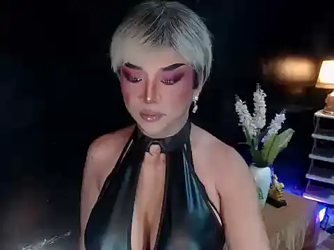 Snapshot of xAuroraRobinsx chatting on May 14, 2026, 6:15 pm xAuroraRobinsx online show from May 14, 2026, 6:15 pm