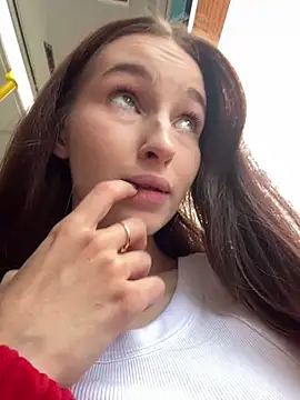 SnappyHappy online show from September 18, 2025, 12:29 pm