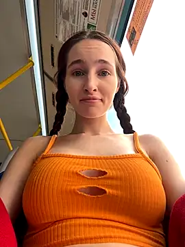 SnappyHappy online show from September 19, 2025, 10:38 am