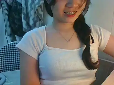 Linzly online show from September 10, 2025, 3:06 am