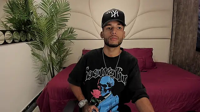 Thiagoferreti online show from March 13, 2026, 3:35 am