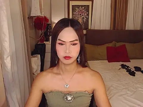 Nathalieheartt online show from April 5, 2026, 3:26 am