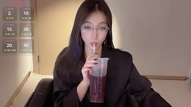 Seraphina-se online show from November 14, 2025, 6:17 pm