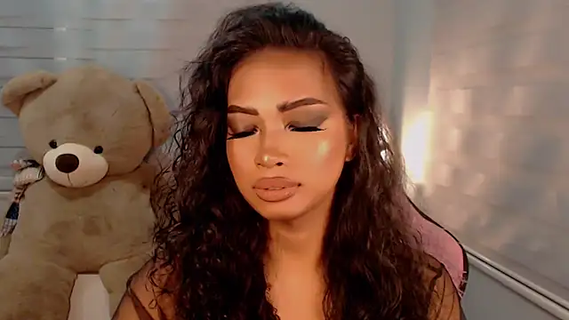 KathRouge online show from October 13, 2025, 3:34 pm